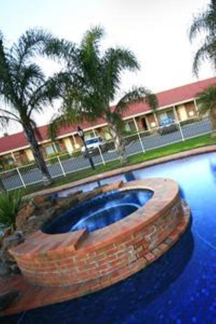 Pines Country Club Motor Inn Shepparton Esterno foto