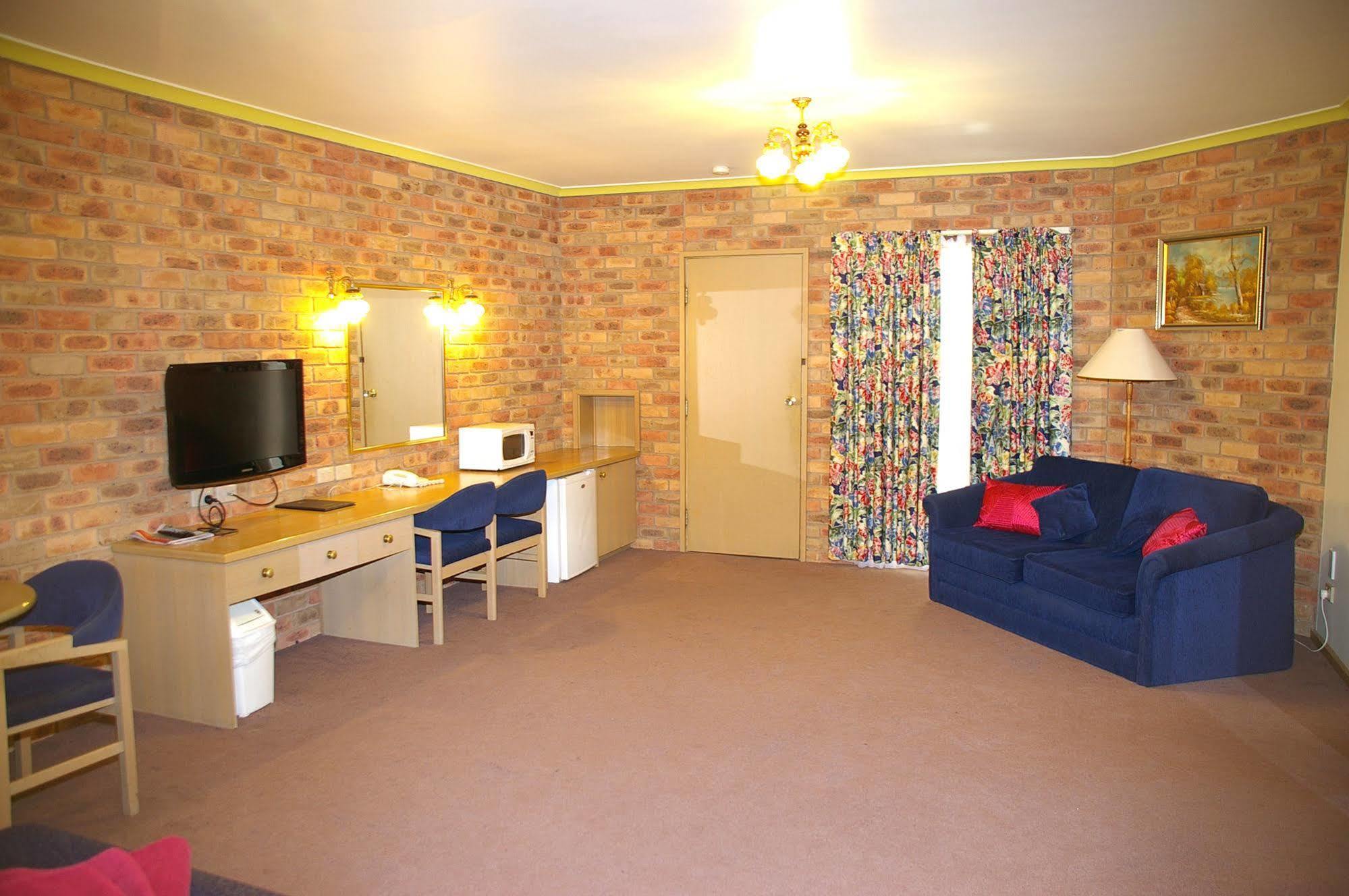 Pines Country Club Motor Inn Shepparton Esterno foto