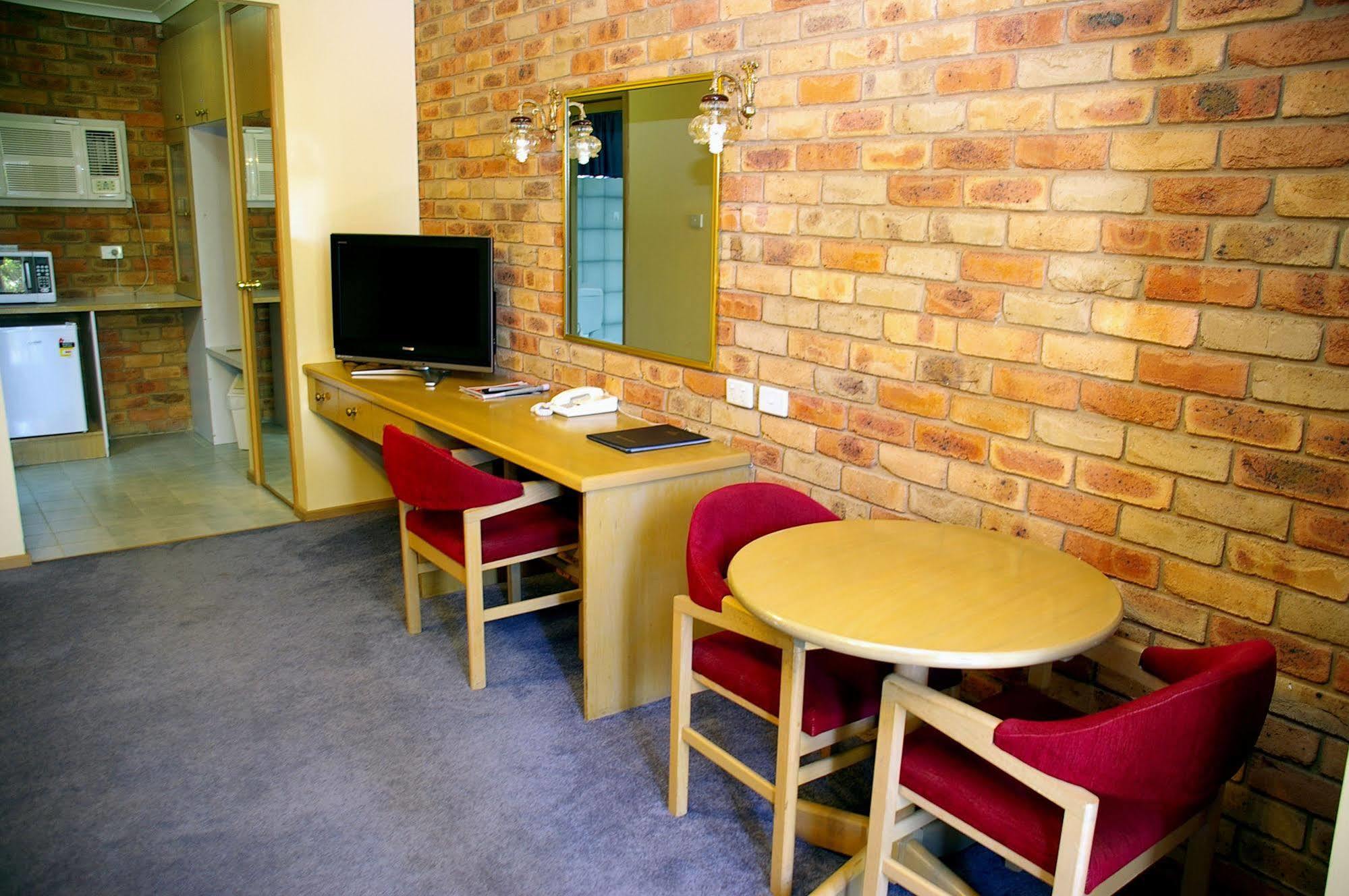 Pines Country Club Motor Inn Shepparton Esterno foto
