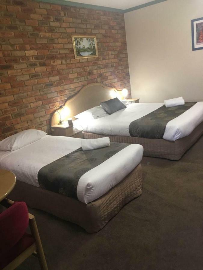Pines Country Club Motor Inn Shepparton Esterno foto